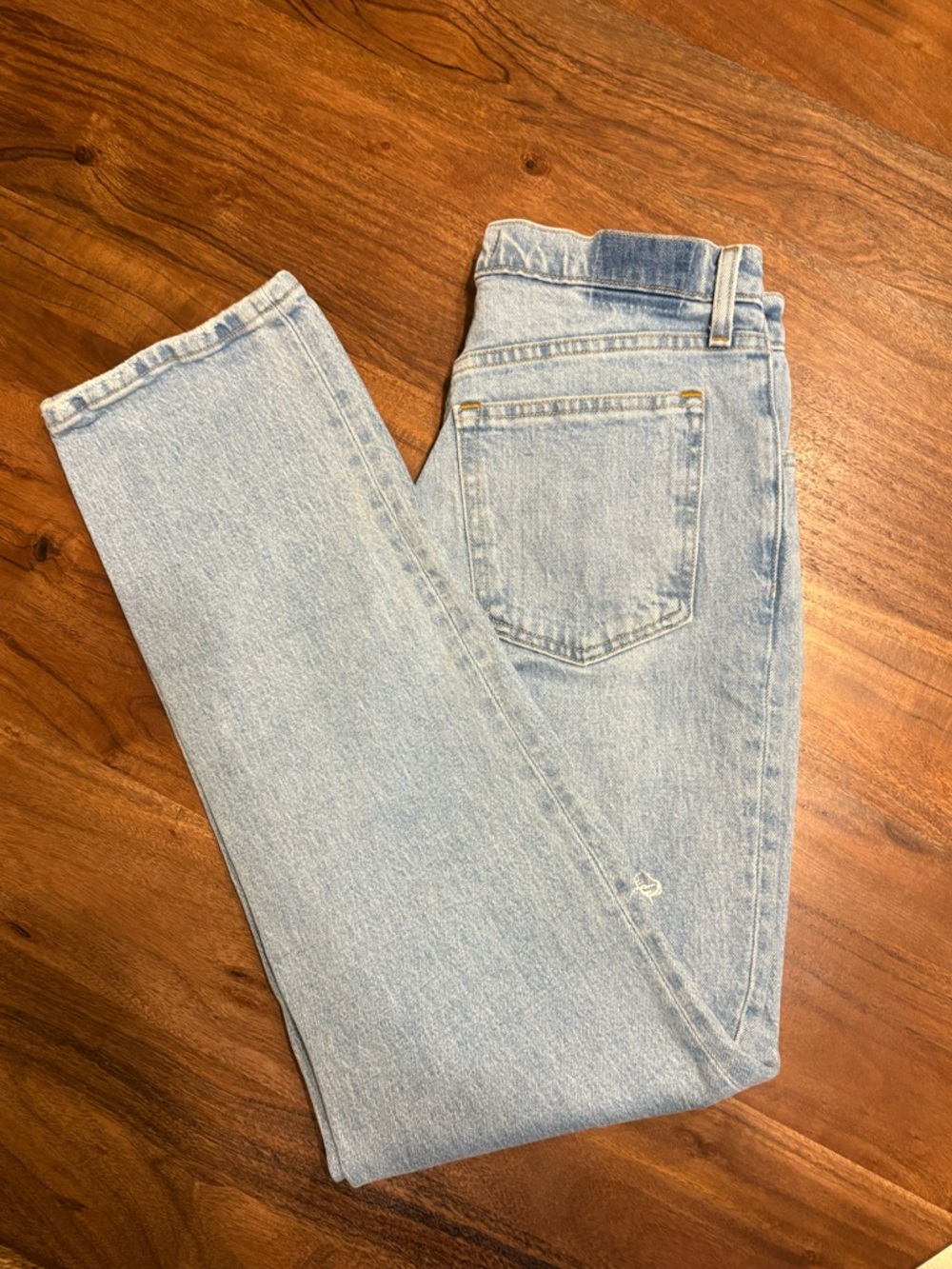 Abercrombie 90s Straight Ultra High-Rise